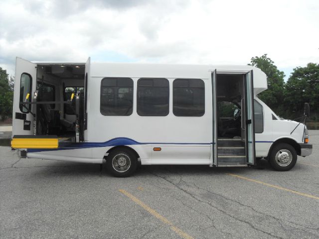 2007 Chevrolet G3500 Express Wheelchair Shuttle Bus 2LT V6 4DR