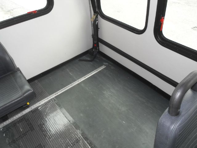 2007 Chevrolet G3500 Express Wheelchair Shuttle Bus 2LT V6 4DR