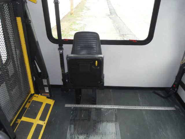 2007 Chevrolet G3500 Express Wheelchair Shuttle Bus 2LT V6 4DR