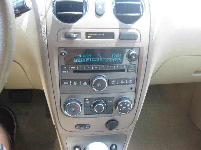 2007 Chevrolet HHR 4dr Sdn I4 CVT 2.5 Sedan