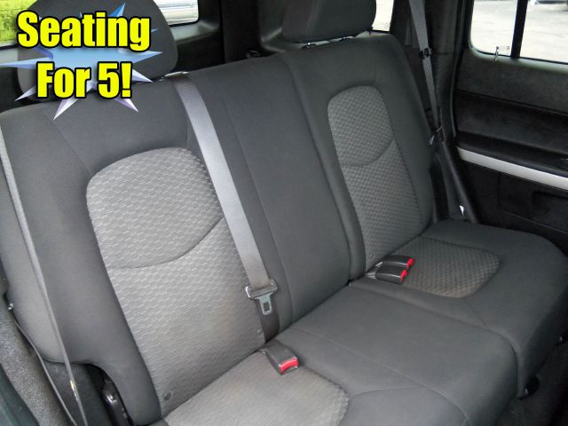 2007 Chevrolet HHR 4dr Sdn I4 CVT 2.5 Sedan