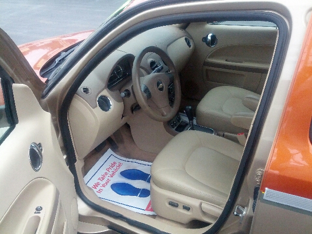 2007 Chevrolet HHR 4dr Sdn I4 CVT 2.5 Sedan