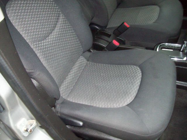 2008 Chevrolet HHR 4dr Sdn I4 CVT 2.5 Sedan