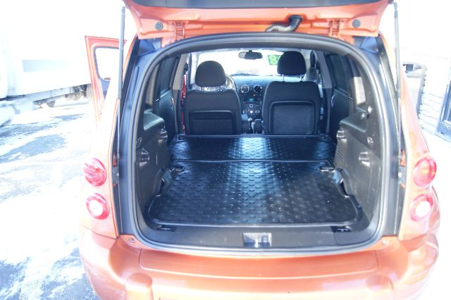2008 Chevrolet HHR 2 Dr STD Hatchback