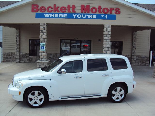 2008 Chevrolet HHR 4dr Sdn I4 CVT 2.5 Sedan