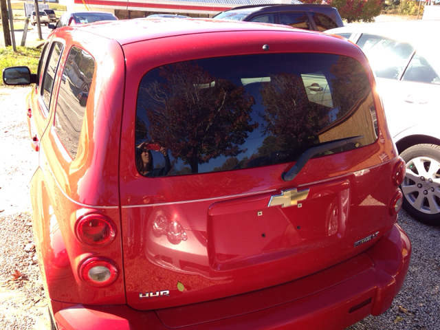 2009 Chevrolet HHR 4dr Sdn I4 CVT 2.5 Sedan