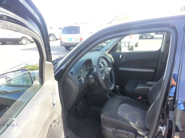 2009 Chevrolet HHR 2 Dr STD Hatchback