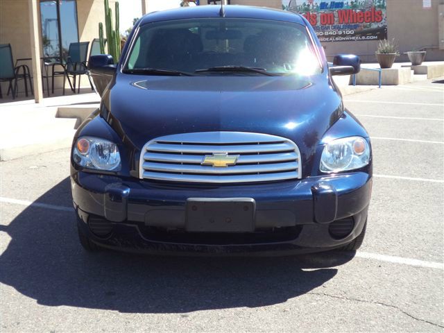 2009 Chevrolet HHR 4dr Sdn I4 CVT 2.5 Sedan