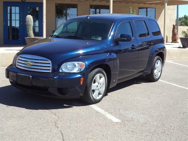 2009 Chevrolet HHR 4dr Sdn I4 CVT 2.5 Sedan