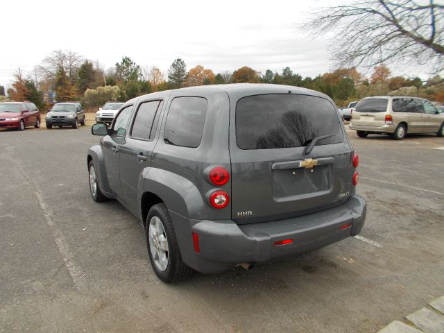 2009 Chevrolet HHR 4dr Sdn I4 CVT 2.5 Sedan