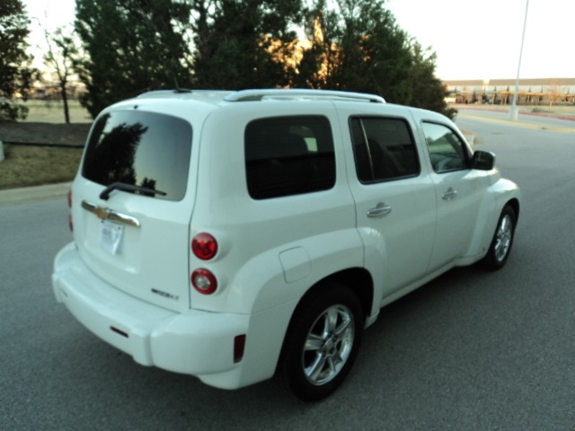 2009 Chevrolet HHR 4dr Sdn I4 CVT 2.5 Sedan