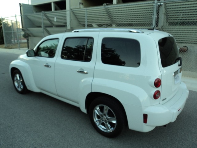 2009 Chevrolet HHR 4dr Sdn I4 CVT 2.5 Sedan