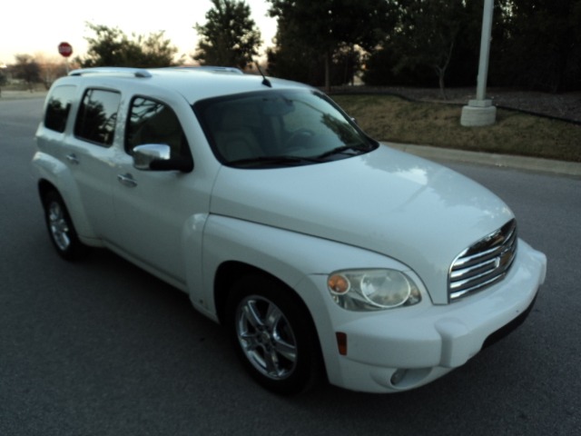 2009 Chevrolet HHR 4dr Sdn I4 CVT 2.5 Sedan