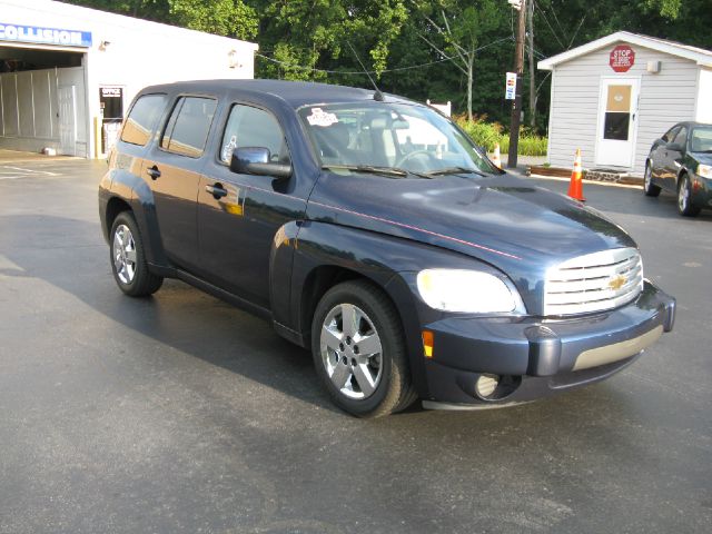 2010 Chevrolet HHR 4dr Sdn I4 CVT 2.5 Sedan