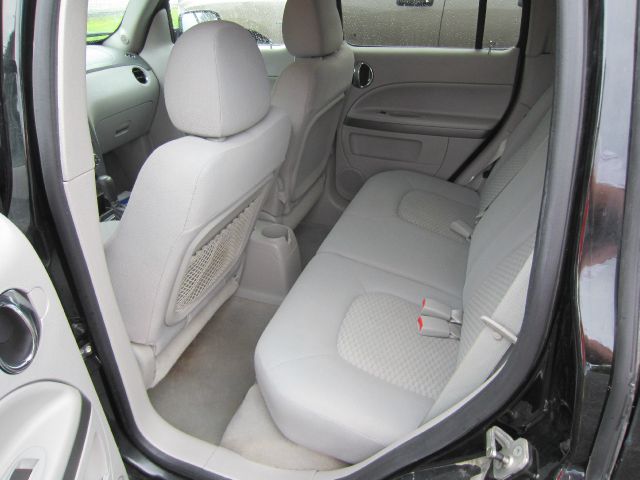 2010 Chevrolet HHR 4dr Sdn I4 CVT 2.5 Sedan
