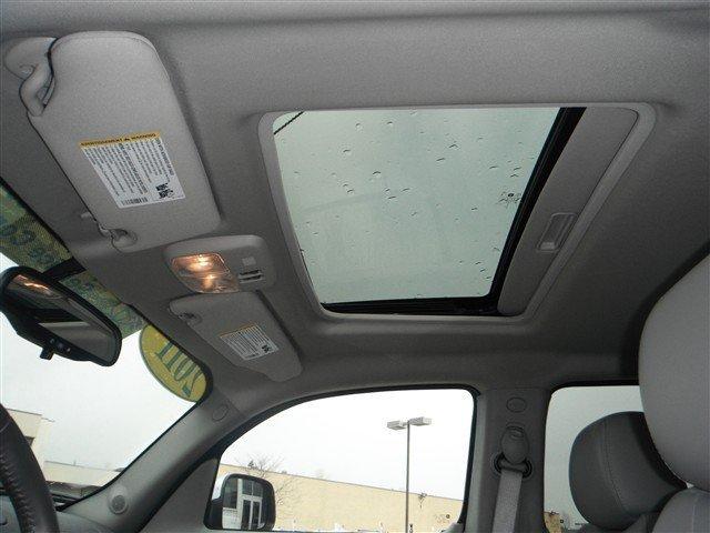 2011 Chevrolet HHR 4dr Sdn I4 CVT 2.5