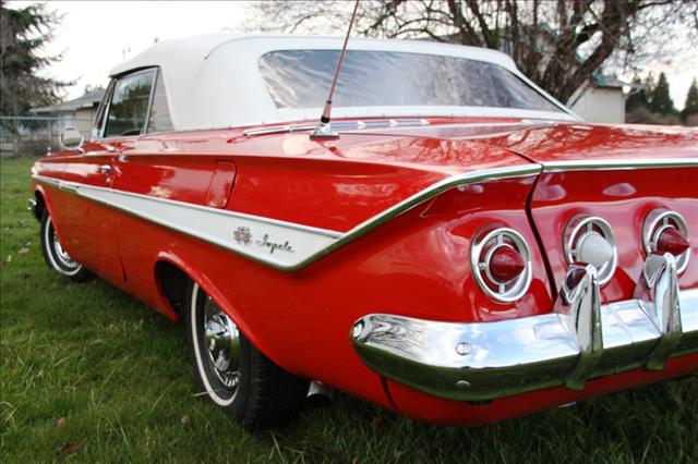 1961 Chevrolet Impala 4WD Crew Cab Short Box SLE