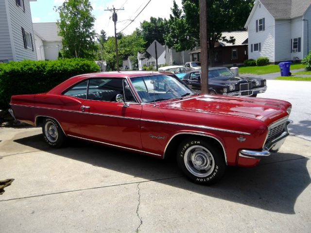 1966 Chevrolet Impala 4dr Sdn Auto (natl) Hatchback