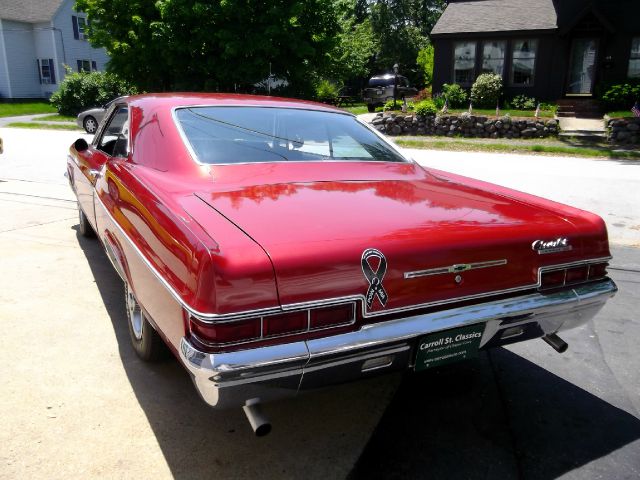 1966 Chevrolet Impala 4dr Sdn Auto (natl) Hatchback