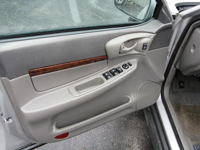 2000 Chevrolet Impala Base