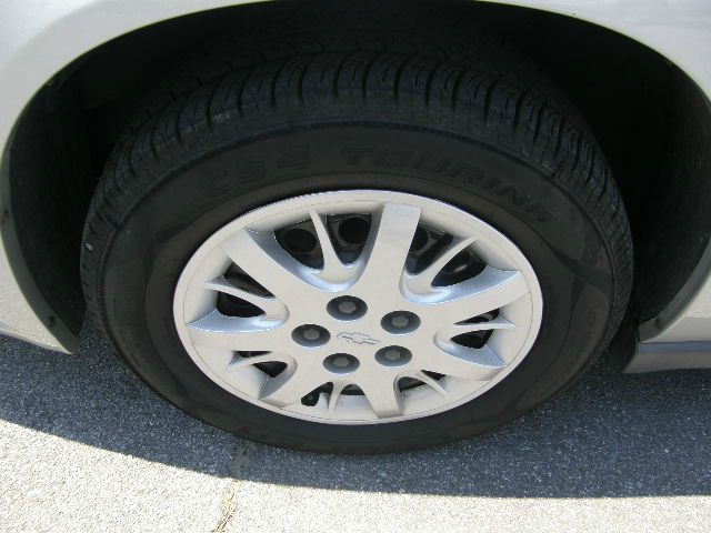2003 Chevrolet Impala Base