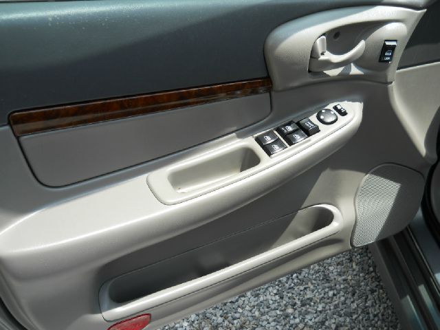 2004 Chevrolet Impala Base