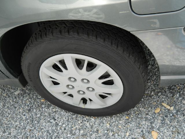 2004 Chevrolet Impala Base