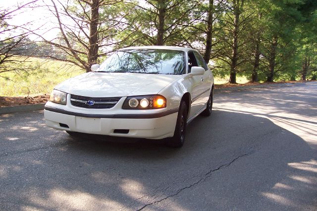 2004 Chevrolet Impala Base
