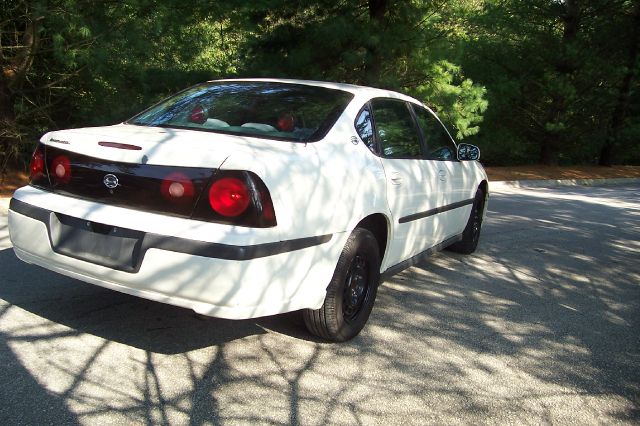 2004 Chevrolet Impala Base