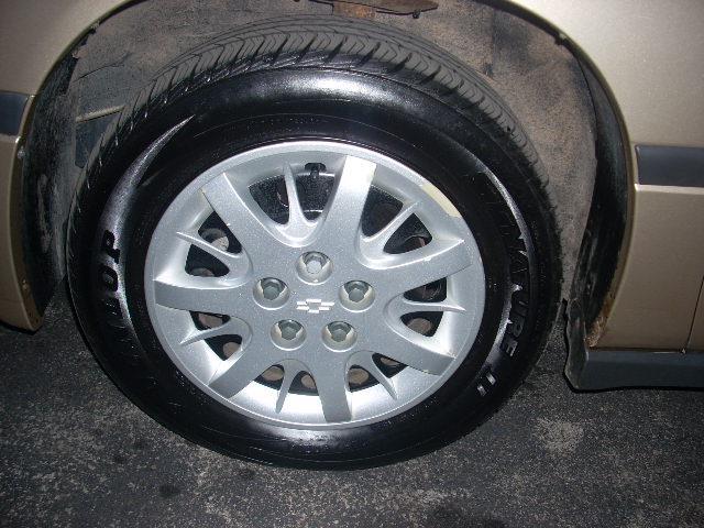 2004 Chevrolet Impala Base