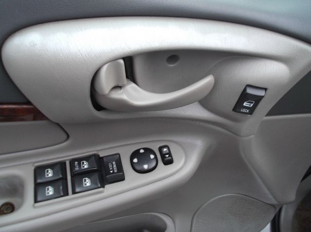 2004 Chevrolet Impala Base