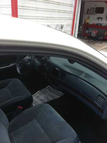 2005 Chevrolet Impala Base