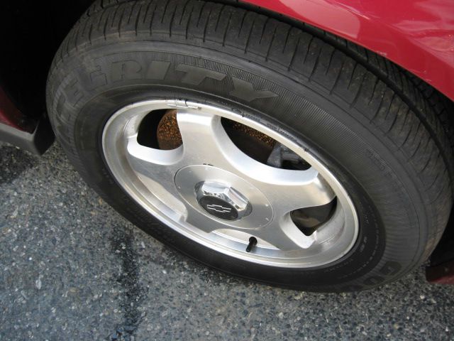 2005 Chevrolet Impala Base