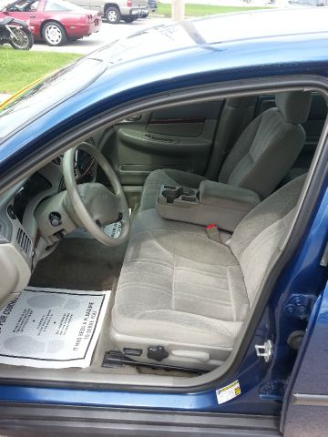 2005 Chevrolet Impala Base