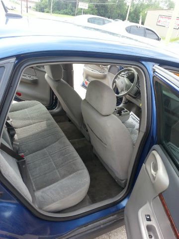 2005 Chevrolet Impala Base