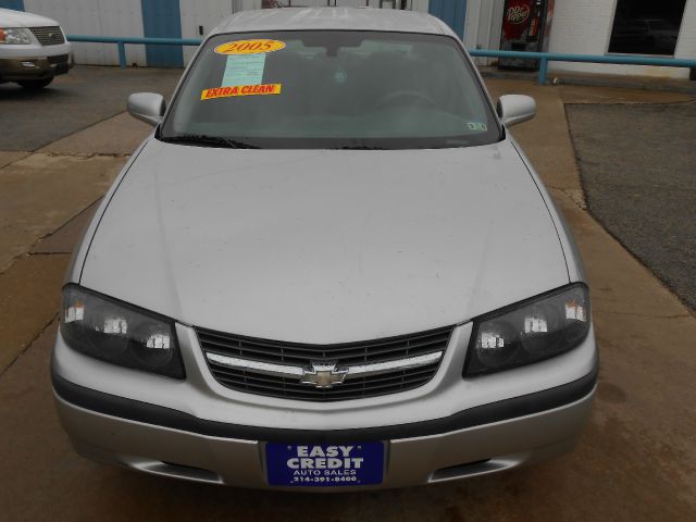 2005 Chevrolet Impala Base
