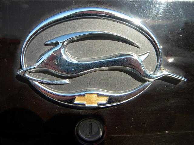 2005 Chevrolet Impala Base