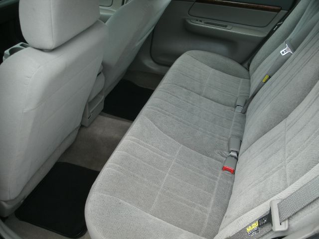 2005 Chevrolet Impala Base