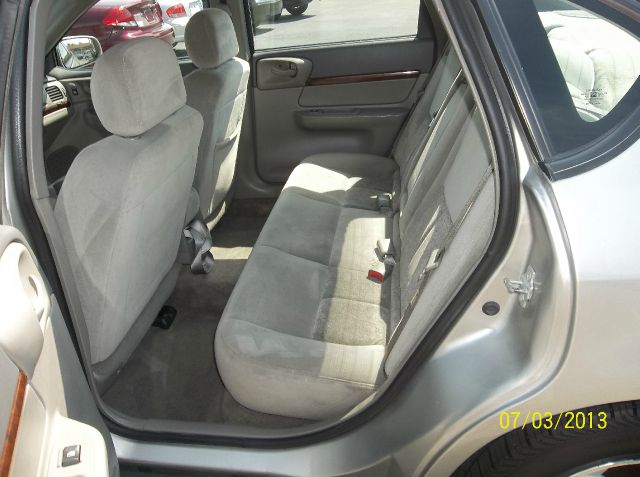 2005 Chevrolet Impala Base
