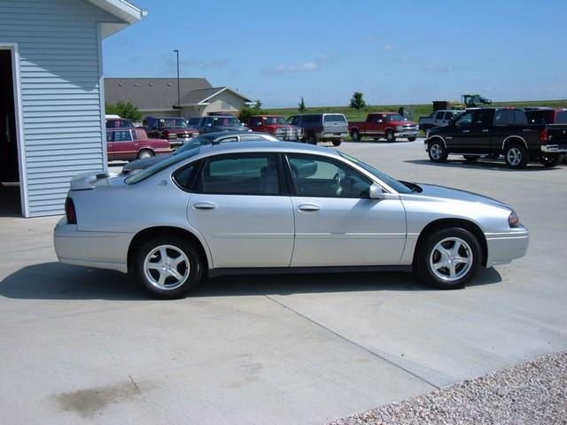 2005 Chevrolet Impala Base