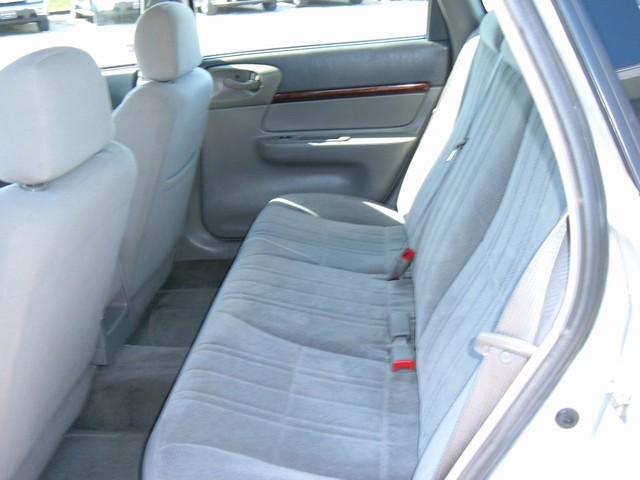 2005 Chevrolet Impala Base