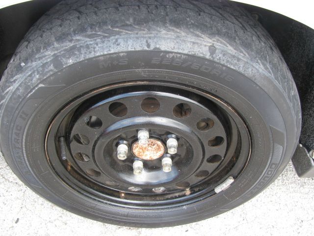 2005 Chevrolet Impala Base
