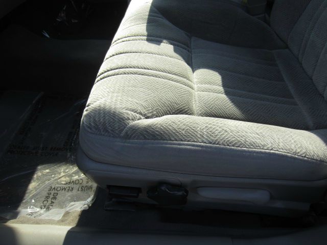 2005 Chevrolet Impala Base