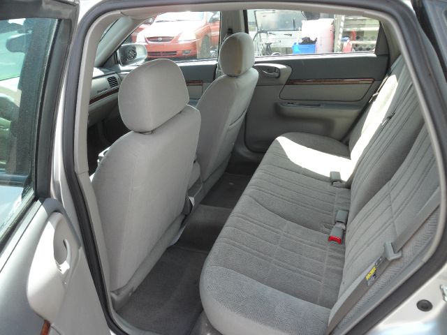 2005 Chevrolet Impala Base