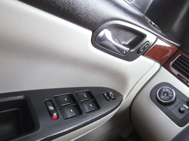 2007 Chevrolet Impala Crew-long-drw-6.6l Diesel-4wd-one Owner