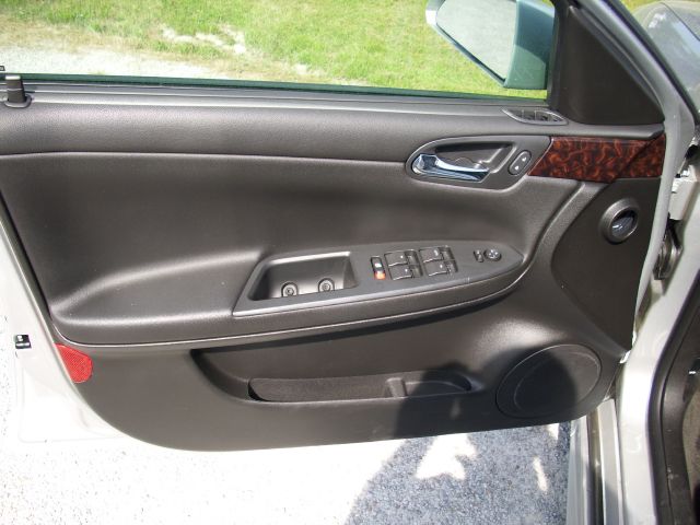 2012 Chevrolet Impala 2dr Reg Cab 140.5 4WD ST