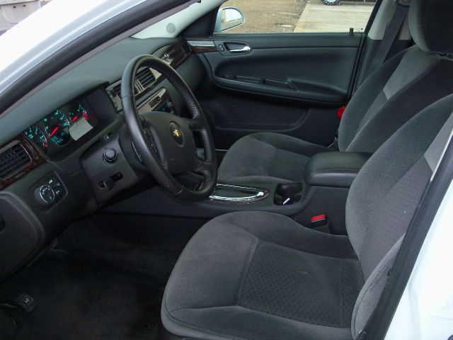 2013 Chevrolet Impala 2dr Reg Cab 140.5 4WD ST