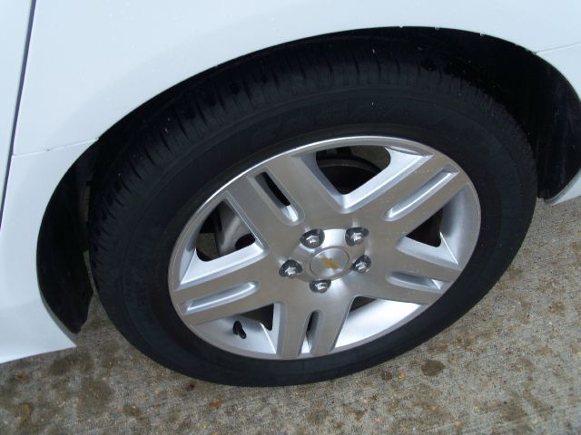 2013 Chevrolet Impala 2dr Reg Cab 140.5 4WD ST