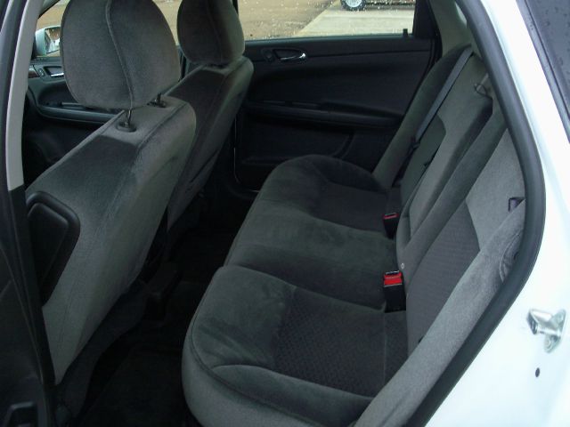 2013 Chevrolet Impala 2dr Reg Cab 140.5 4WD ST