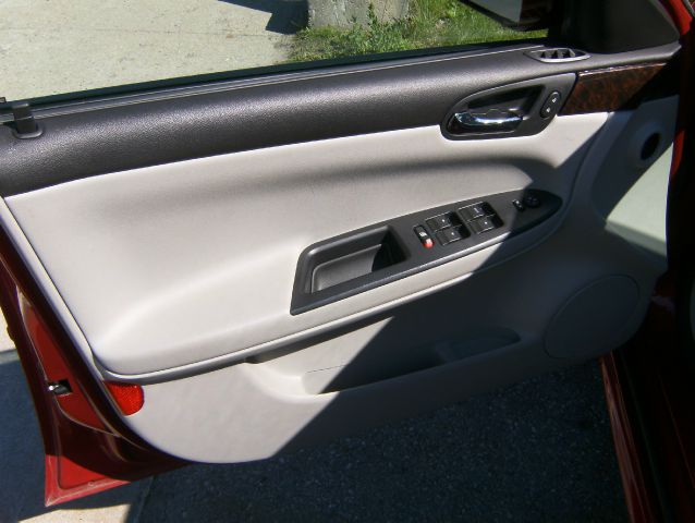 2013 Chevrolet Impala 2dr Reg Cab 140.5 4WD ST